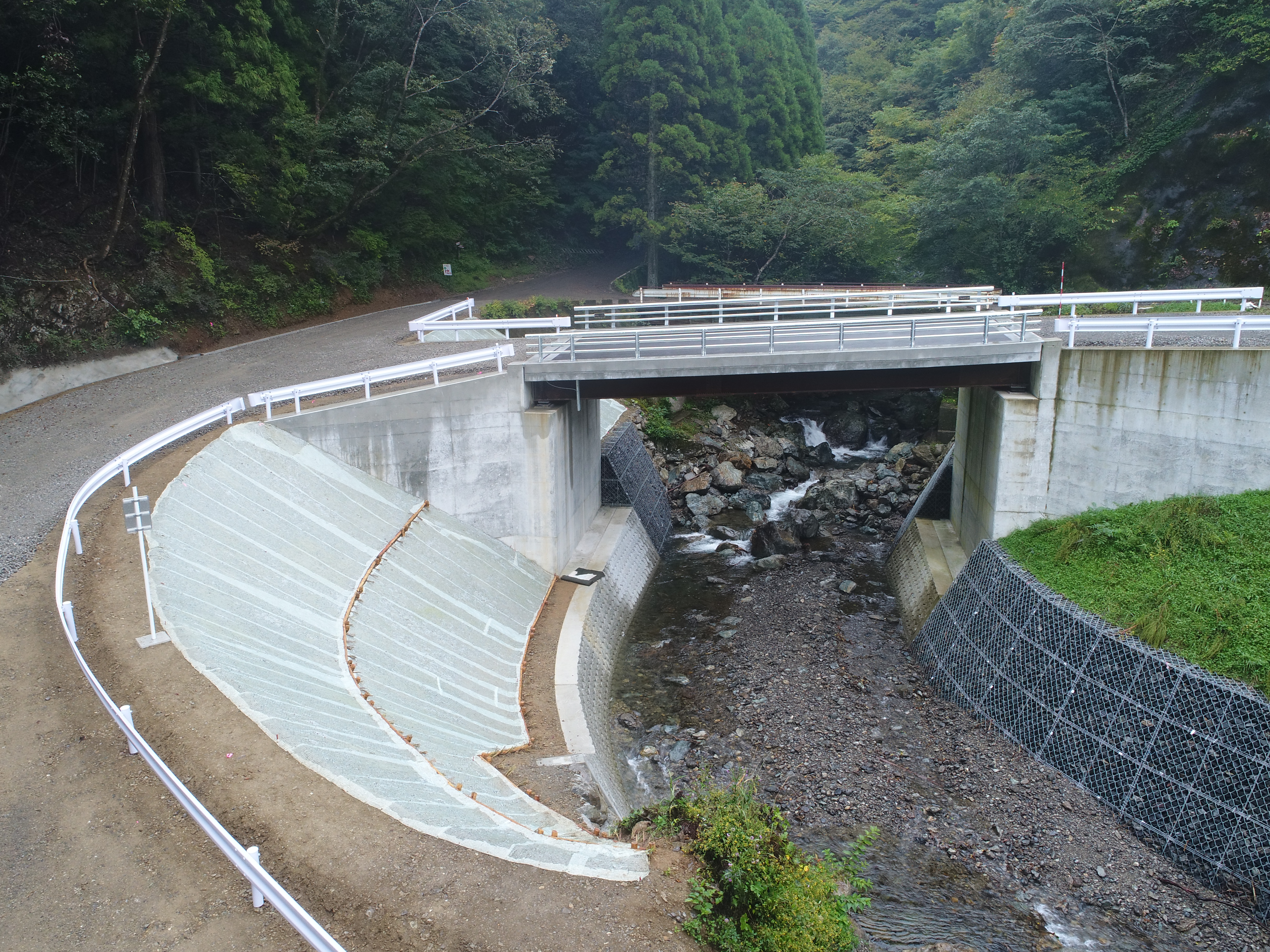 平成２８年度　地方創生道整備推進交付金事業（開設）　下鹿川・上鹿川線（１工区）